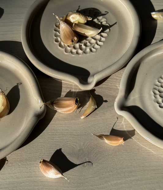 Vasti Pottery Garlic Grater