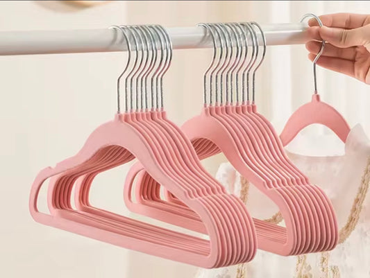 Luxe children and baby velvet hangers 5pack.